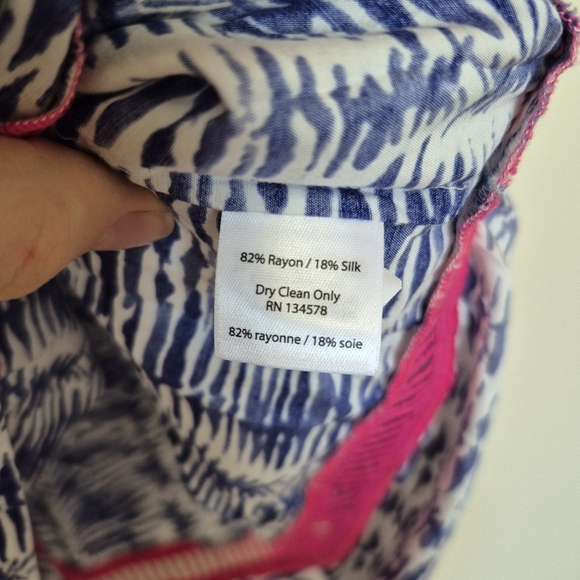 Vineyard Vines Women’s Blue & White Ikat Print Silk Blend Blouse – Size M - Picture 5 of 6